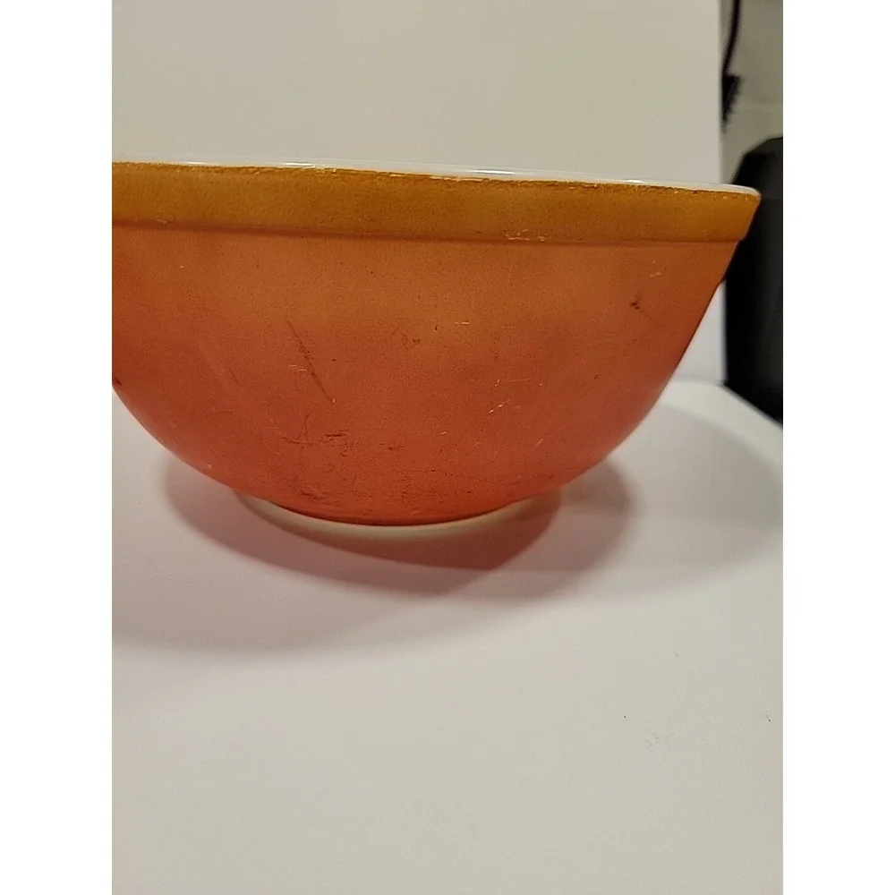 PYREX Vintage Flamingo  Nesting  Mixing Bowl.‎  Orange.   403  2.5 Quart